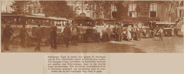 874108 Afbeelding van het vertrek van de leerlingen van de Protestants-Christelijke Lager School te Utrecht (waar?), ...